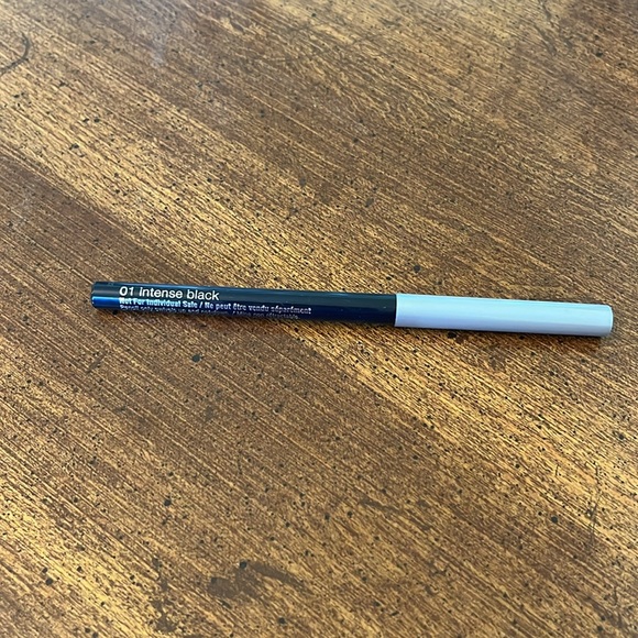 Clinique Quickliner for Eyes - Picture 2 of 3